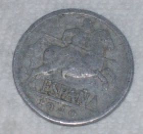 Floating-Aluminum-Coins-On-Water